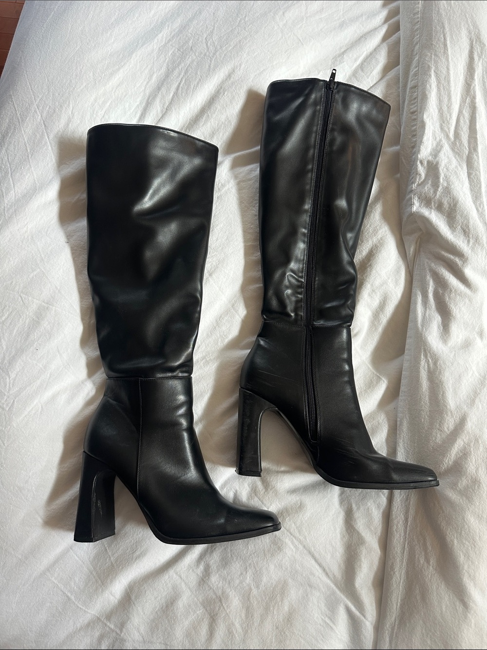 Lulu's Black Knee-High Block Heel Boots